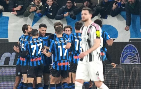 华体会-0-3崩盘！溃败出局，斯帕莱蒂不敢相信，意甲第4耻辱一战