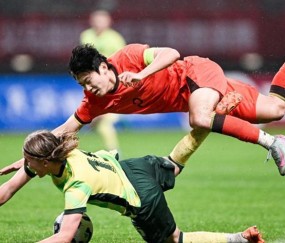 华体会hth-杨铭锐太凶了！U19国青2-4袋鼠 小苗独了 场地太坑了！久尔太水了