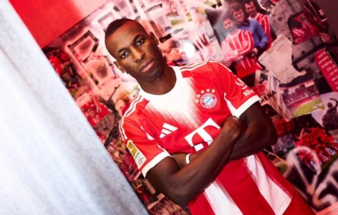 马特-劳：杰克逊放弃了约150万，而不是赫内斯说的300万